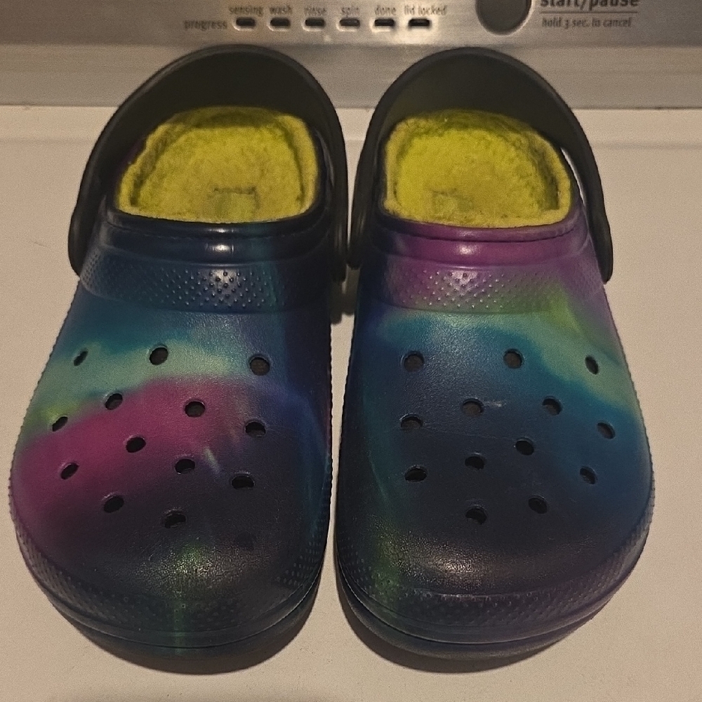 CROCS Classic Lined Used Unisex Blue and Purple Size J3